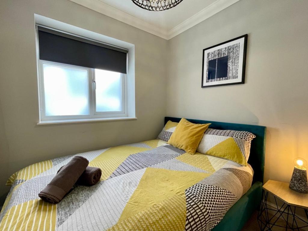Stylish Modern Two Bedroom Apartment With Garden 카디프 외부 사진